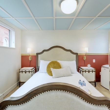 Victoria'S Parliamentary Suite With Private Rooftop Patio & Harbour View Eksteriør billede