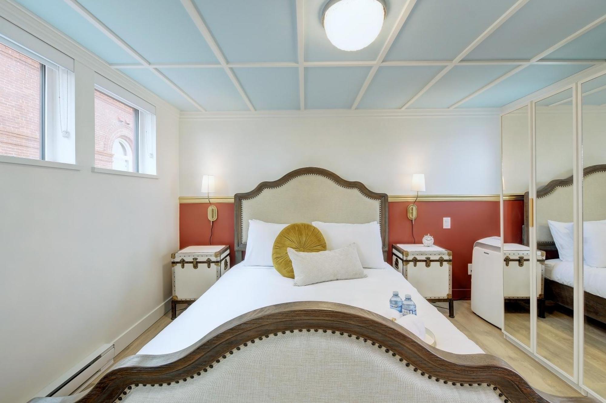 Victoria'S Parliamentary Suite With Private Rooftop Patio & Harbour View Eksteriør billede