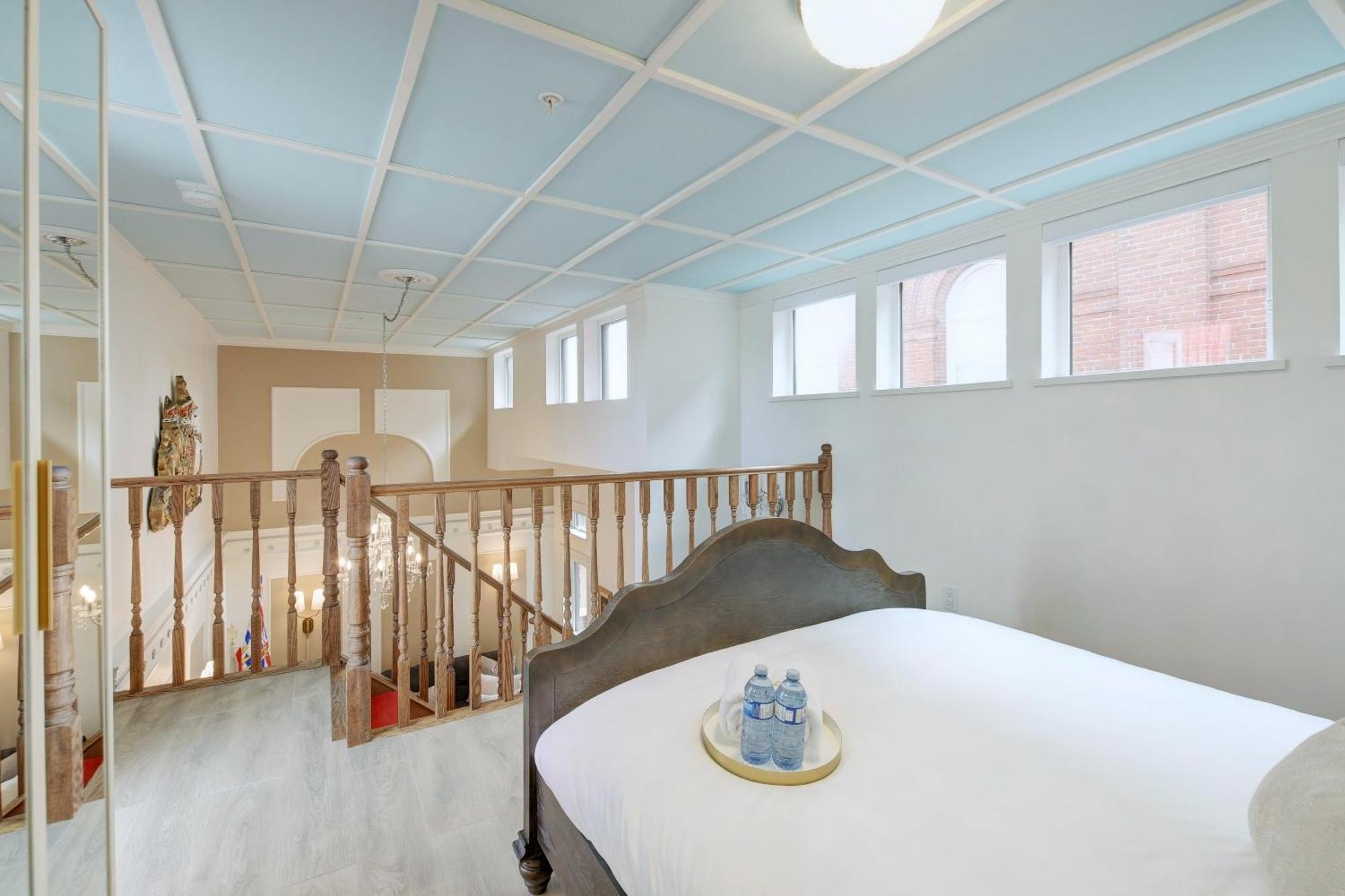 Victoria'S Parliamentary Suite With Private Rooftop Patio & Harbour View Eksteriør billede