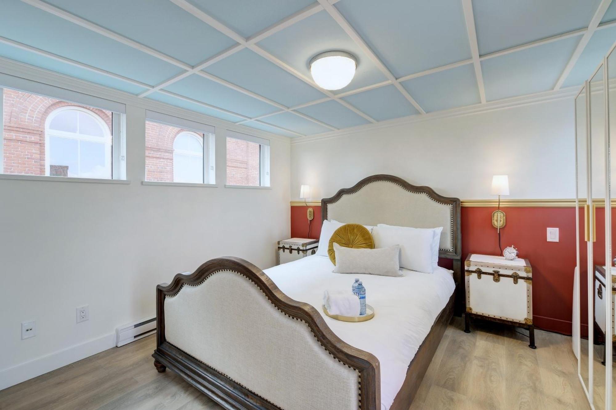 Victoria'S Parliamentary Suite With Private Rooftop Patio & Harbour View Eksteriør billede