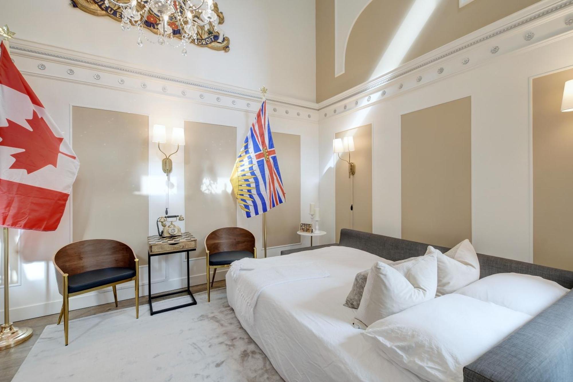 Victoria'S Parliamentary Suite With Private Rooftop Patio & Harbour View Eksteriør billede